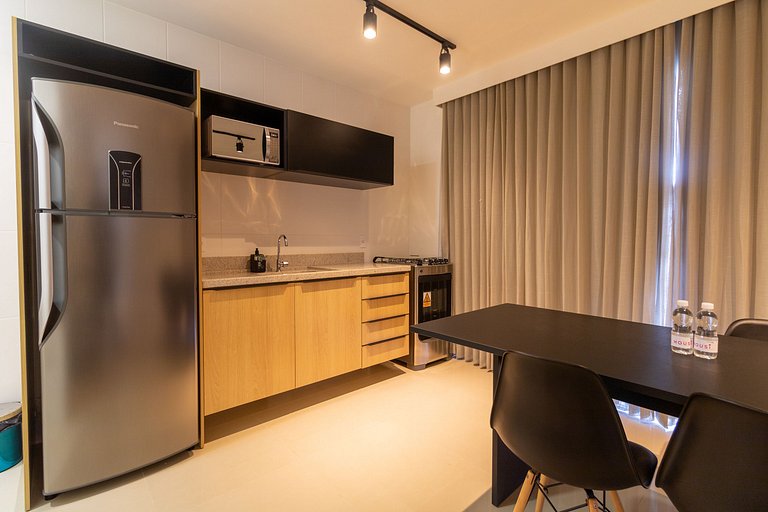 Housi - Incrível 2 quartos + quarto de Home Office + Varanda