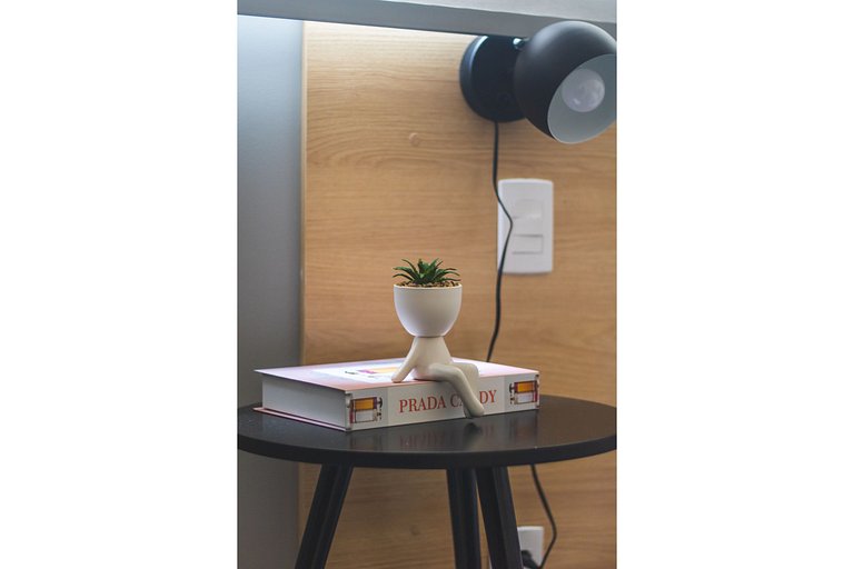 Housi - Incrível 2 quartos + quarto de Home Office + Varanda