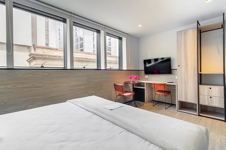 Studio moderno colado na Av. Paulista - Housi 0304