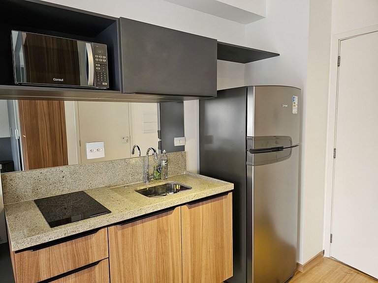 Studio moderno colado na Av. Ibirapuera | 0102