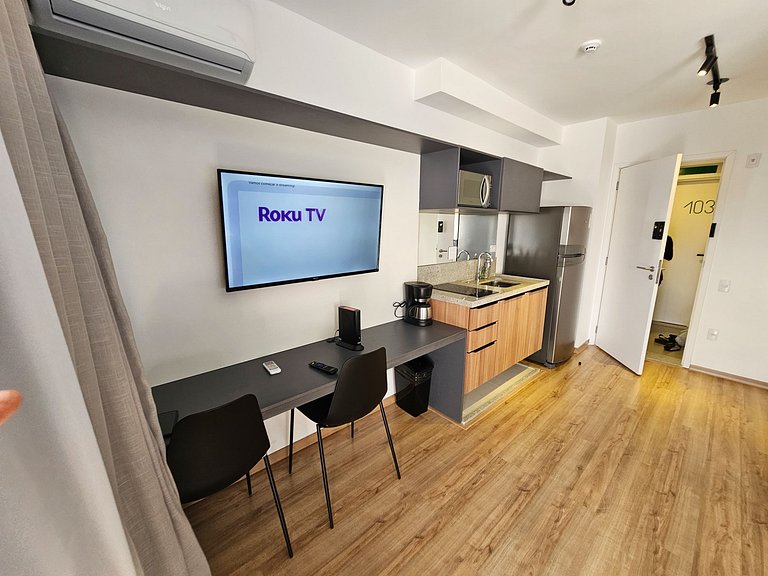 Studio moderno colado na Av. Ibirapuera | 0102