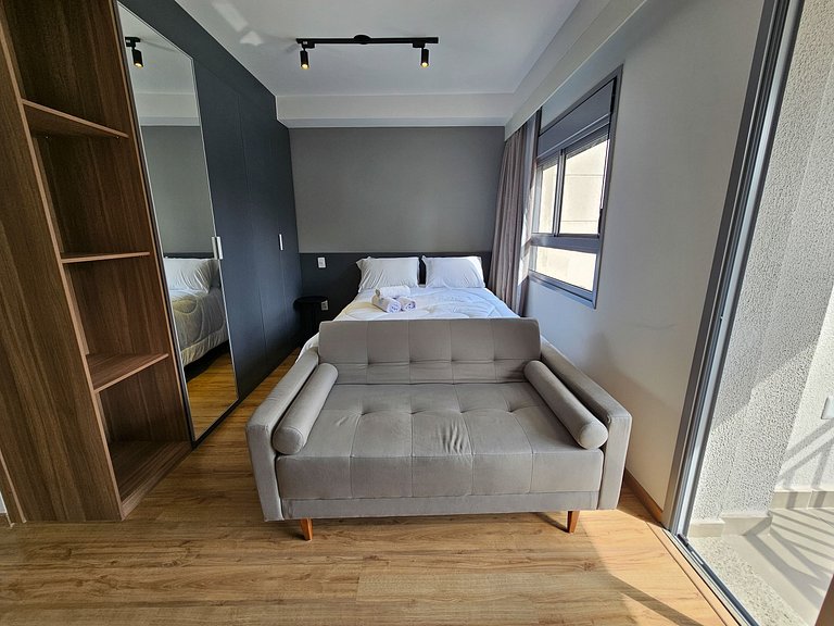 Studio moderno colado na Av. Ibirapuera | 0102