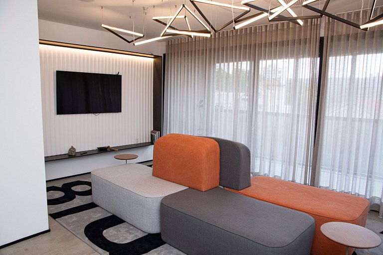 On Lorena by Housi