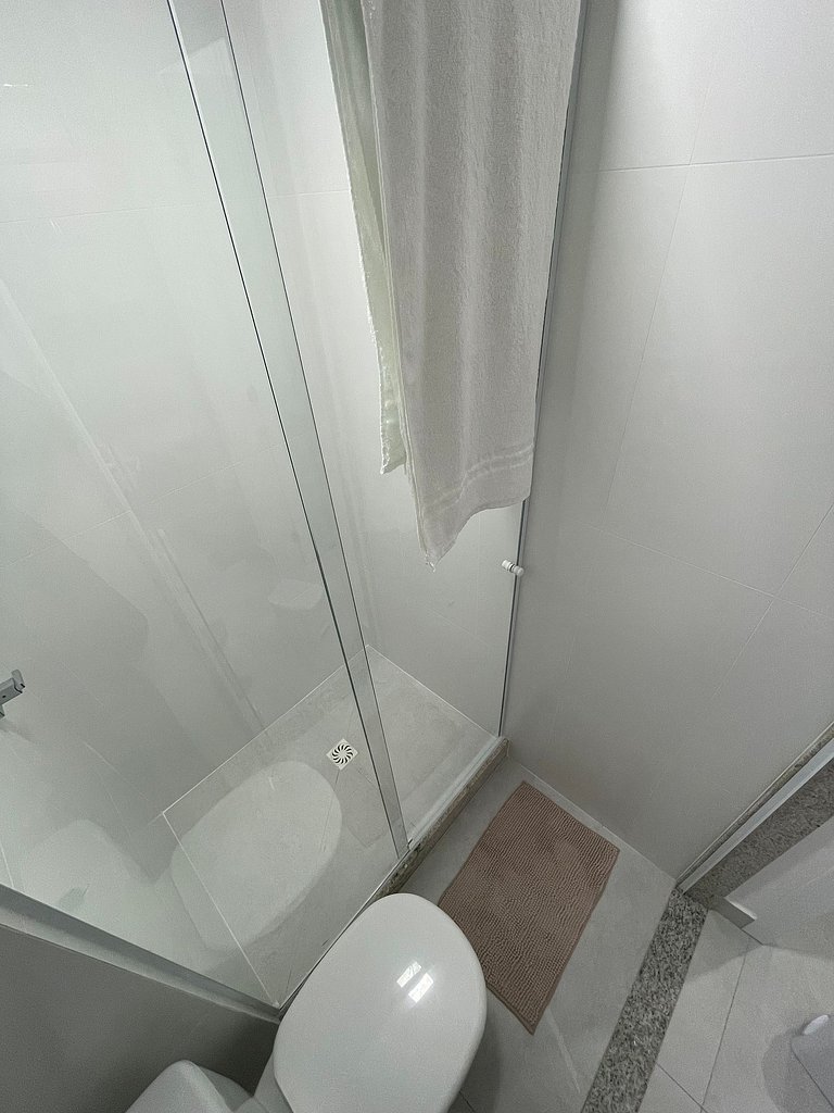 Studio Moderno em Vila Velha - Ed. Infinity by Housi - 2005