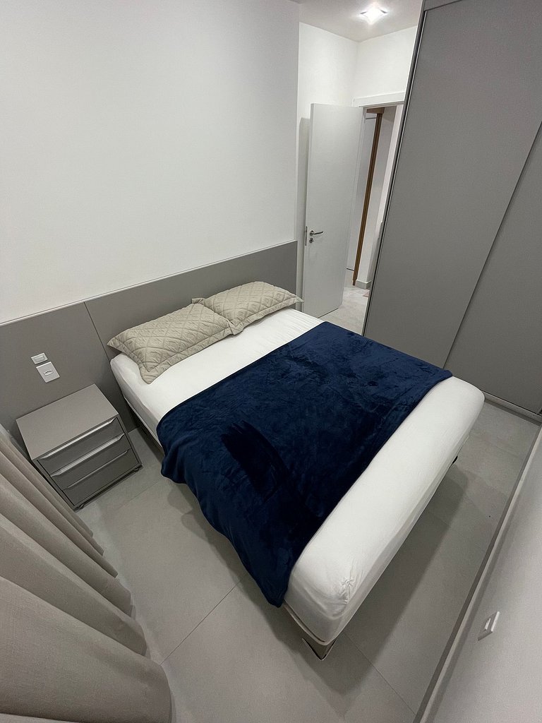 Studio Moderno em Vila Velha - Ed. Infinity by Housi - 2005