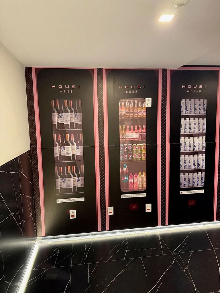 Studio Moderno em Vila Velha - Ed. Infinity by Housi - 2005