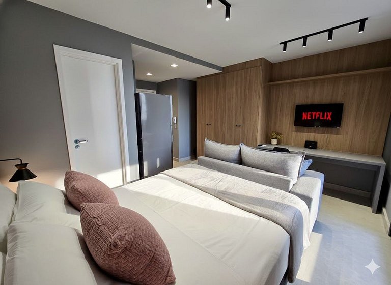 Studio Moderno - A7 Vix by Housi - 502B