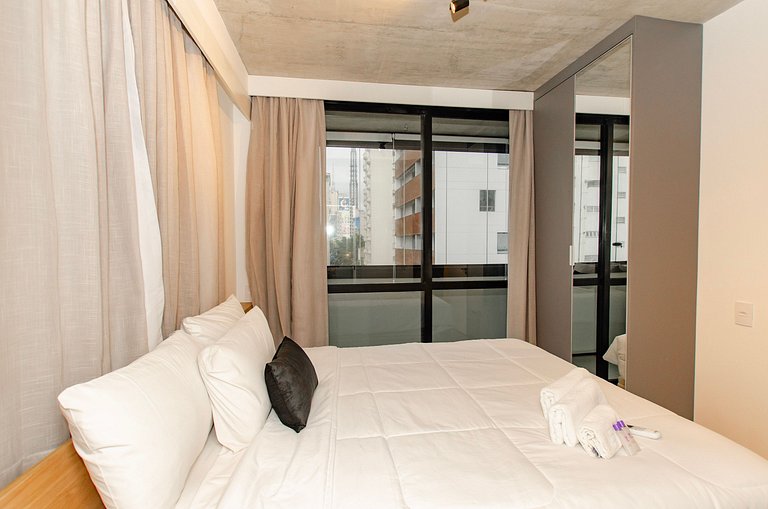 Apto Moderno 2 Quartos nos Jardins by Housi